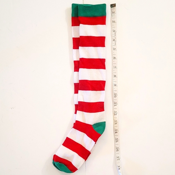 NWOT Xmas socks - Picture 2 of 4